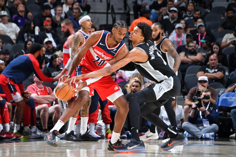 并帮助球队 并帮助球队