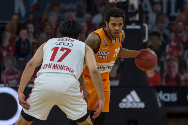 明年以自由 明年以自由