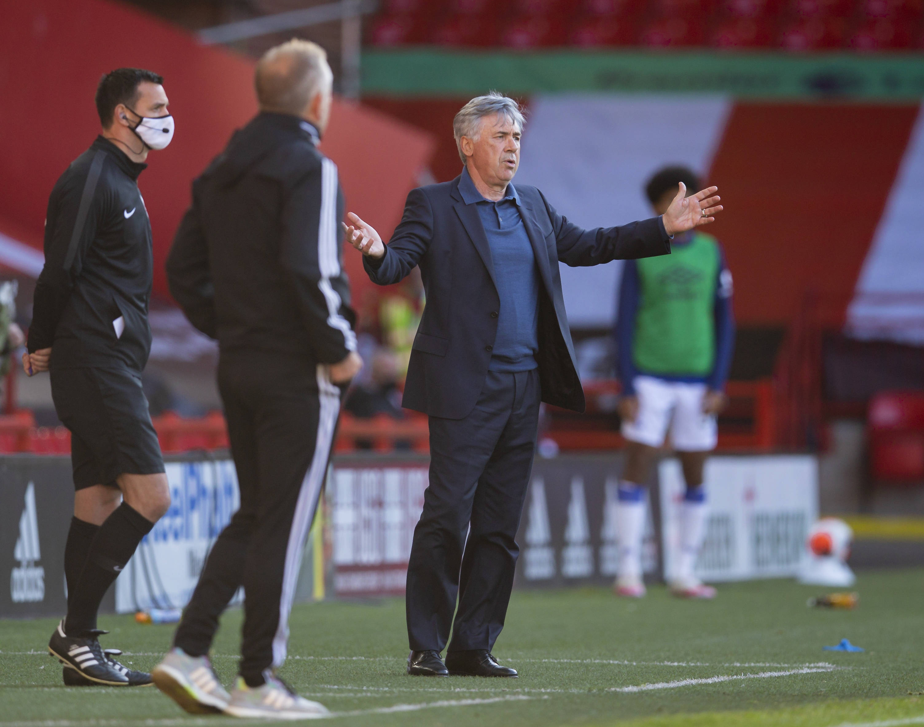 当之无愧的 当之无愧的