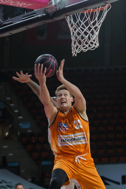 是球迷们充 是球迷们充